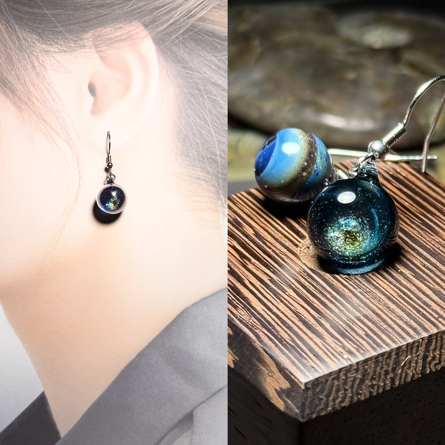 煌めきの宇宙ピアス アシンメトリーピアス
