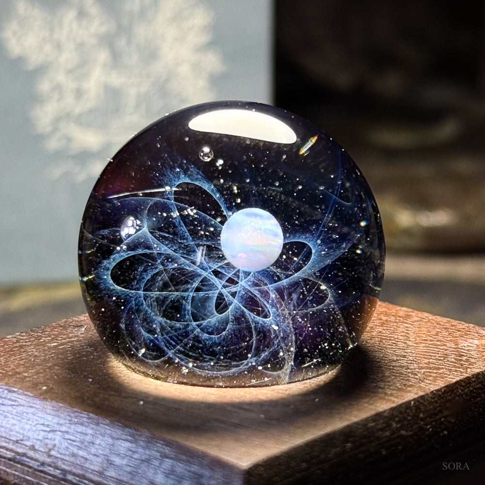 ミニガラスマーブル 星の軌跡 少し大きな惑星