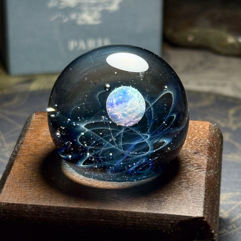 ミニガラスマーブル 星の軌跡 大きな惑星