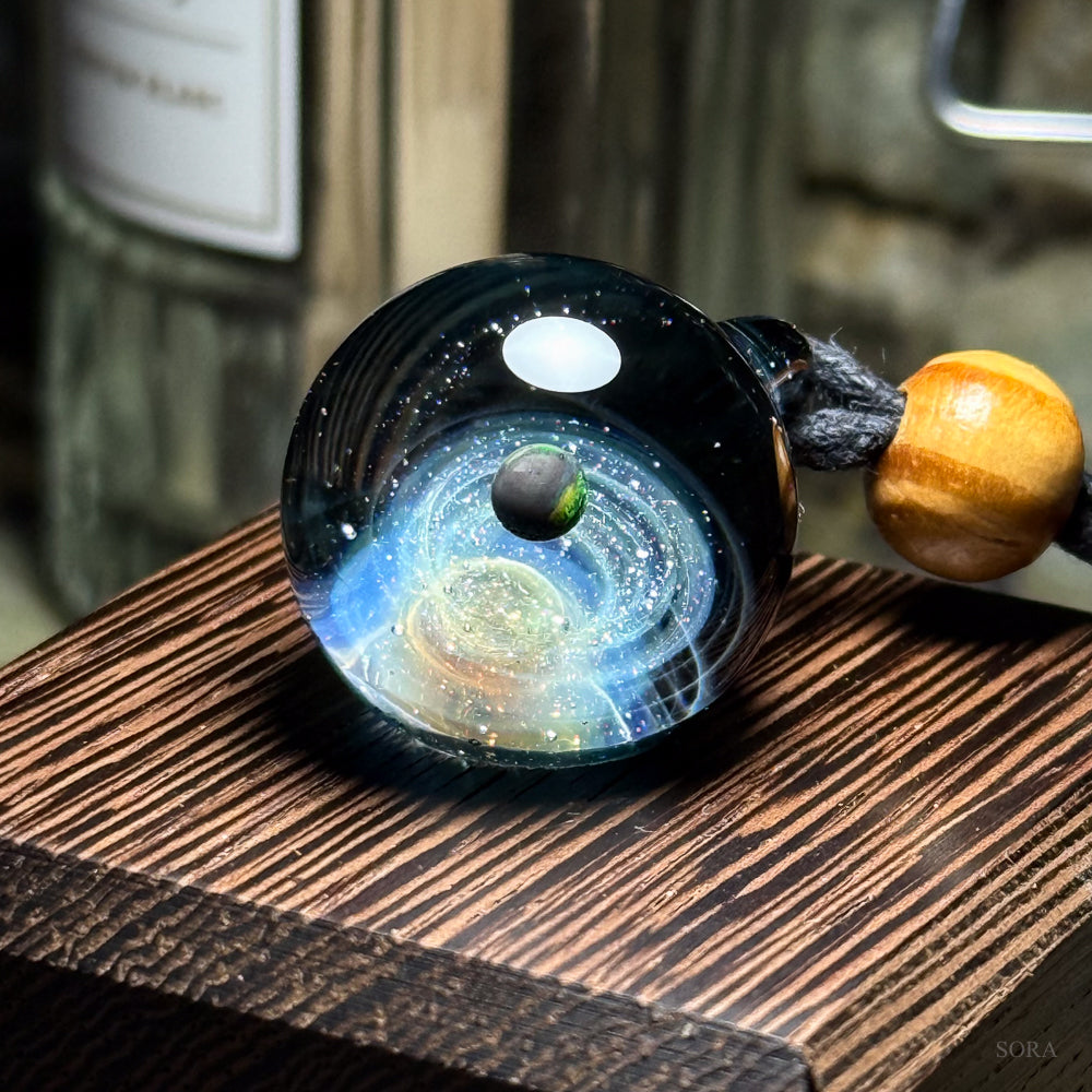 きらめきの宇宙ペンダント
