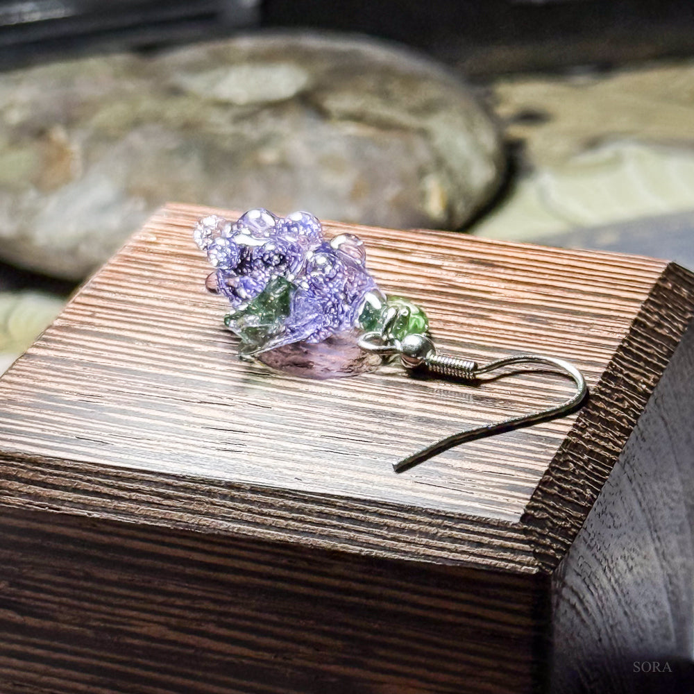 葡萄の片耳ピアス