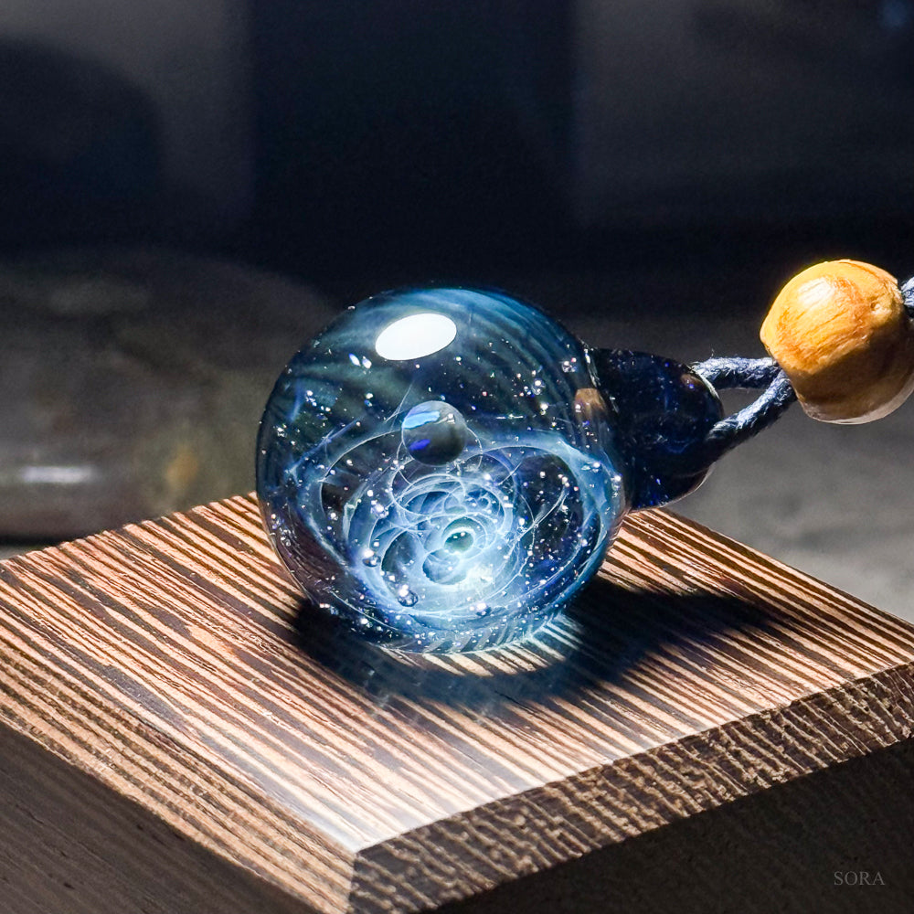 きらめきの宇宙ペンダント