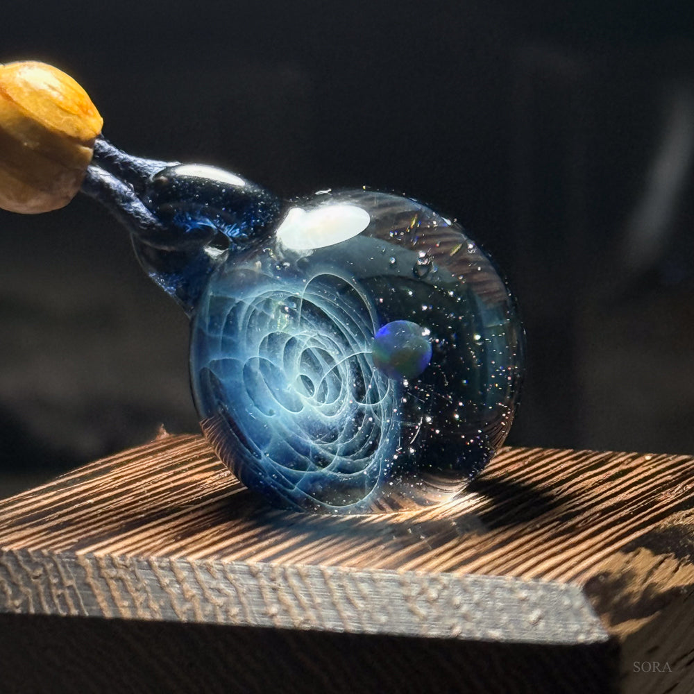 きらめきの宇宙ペンダント