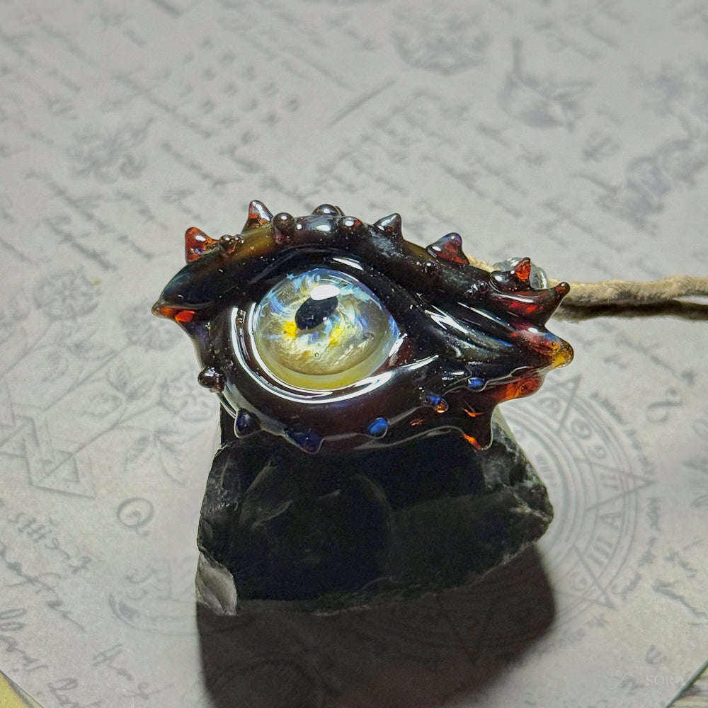 ドラゴンの目 ペンダント