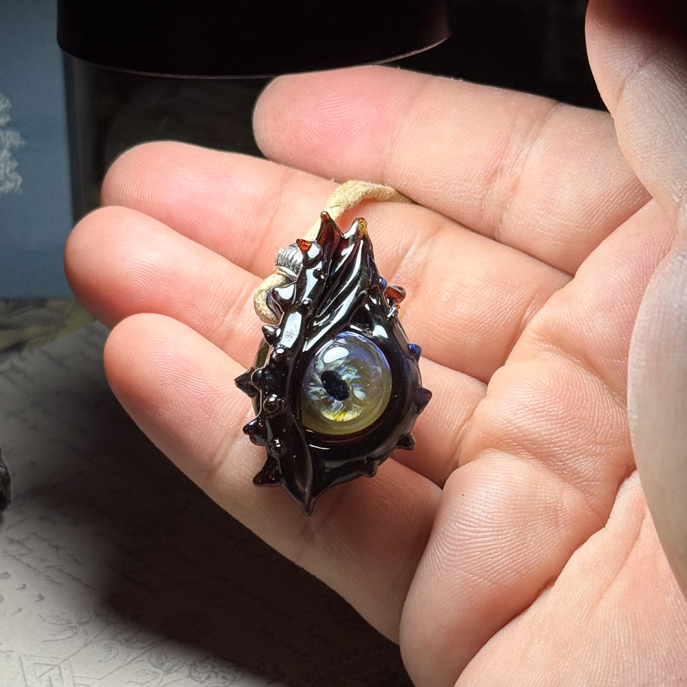 ドラゴンの目 ペンダント