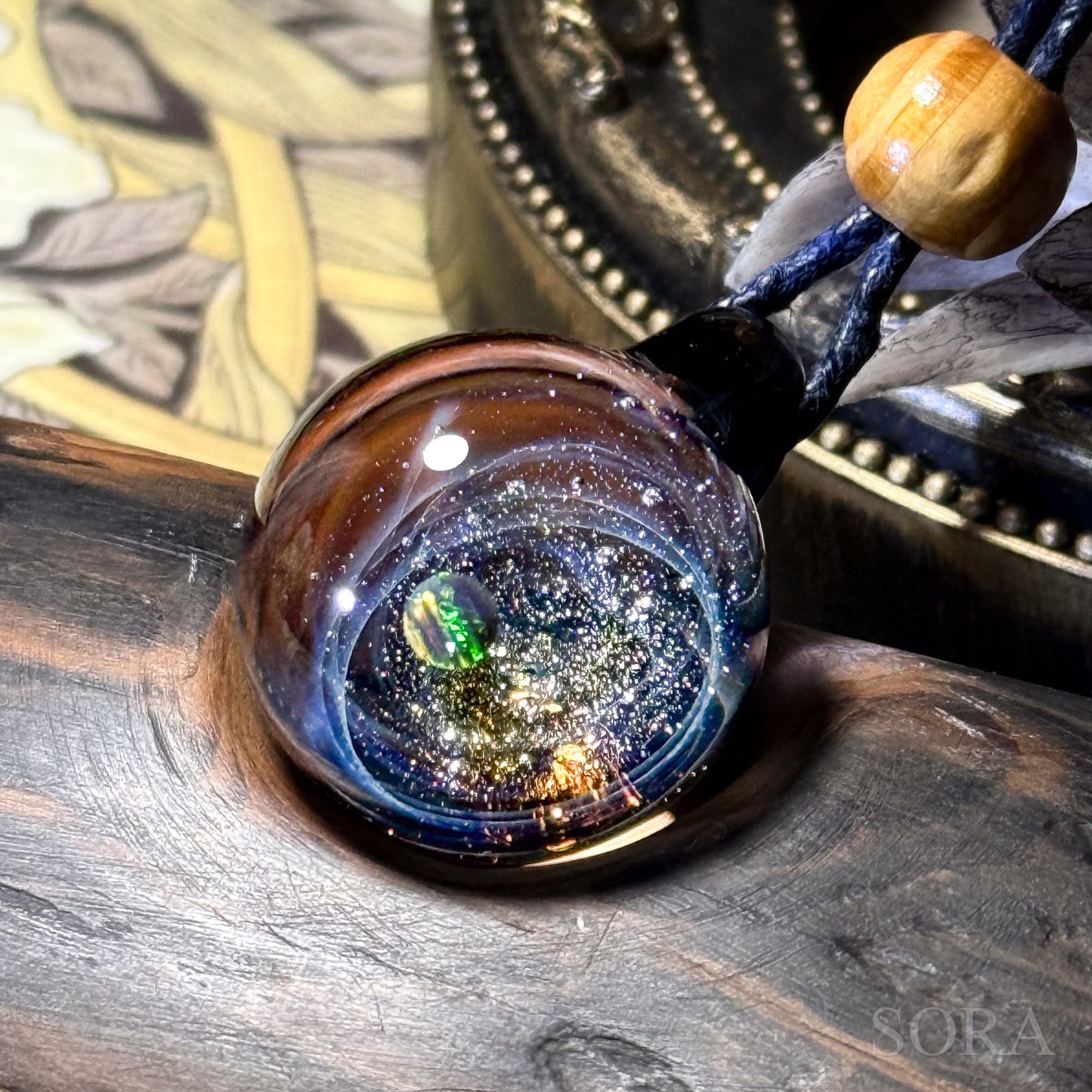 きらめきの宇宙ペンダント