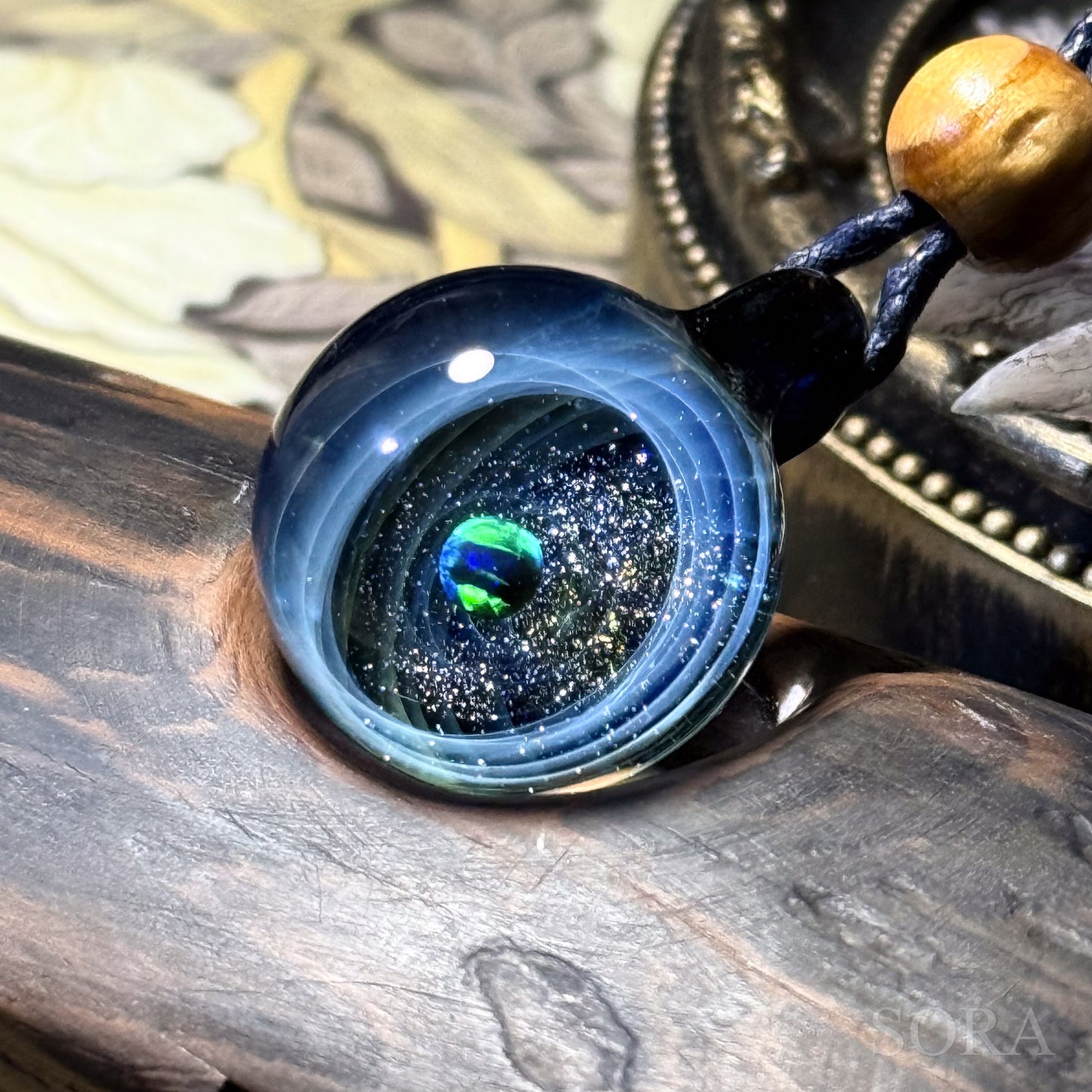 きらめきの宇宙ペンダント
