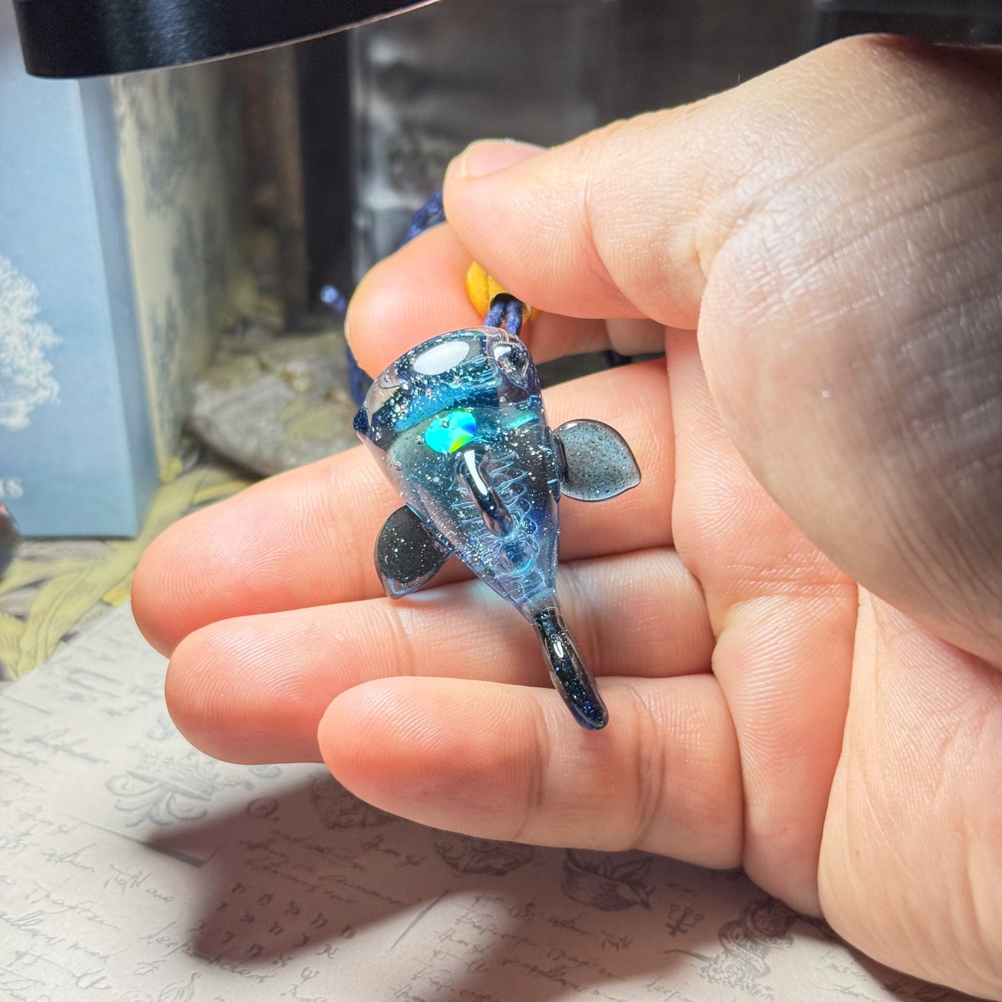 ジンベエザメの宇宙ペンダント ハート
