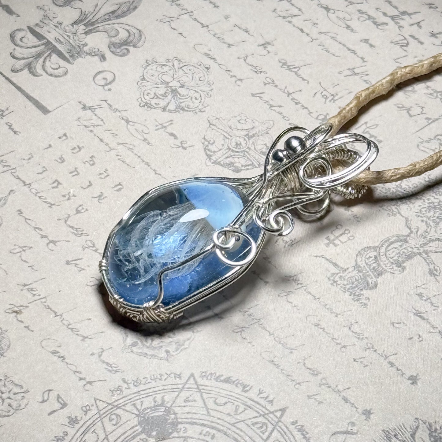 クラゲのワイヤーラッピングペンダント #262