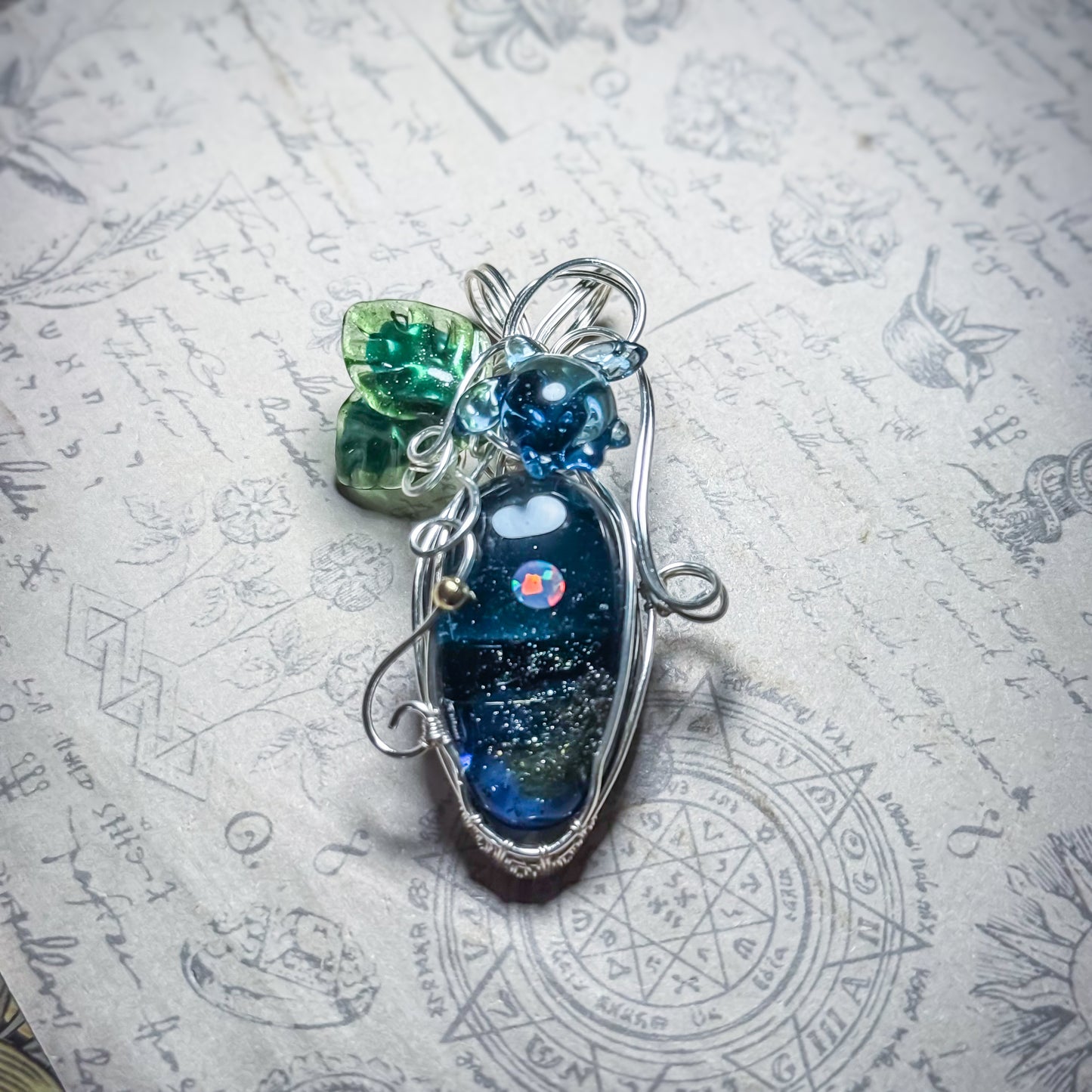 ワイヤーラッピングペンダント Moonlight Beach Guardian 〜ウミガメ〜 #26241