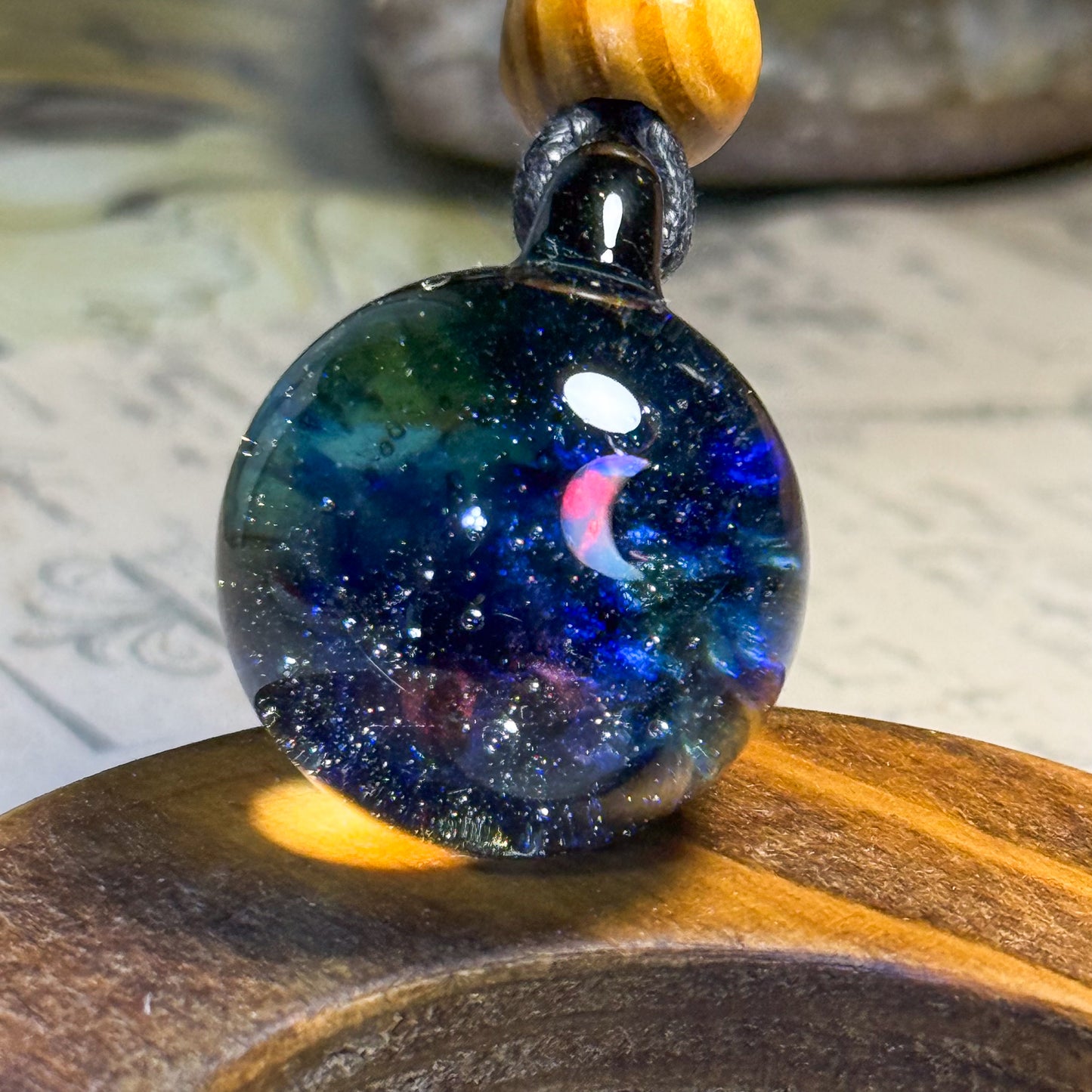 Deep Space Nebula 月 ペンダント #2642