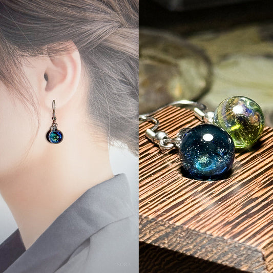 煌めきの宇宙ピアス　アシンメトリーピアス　