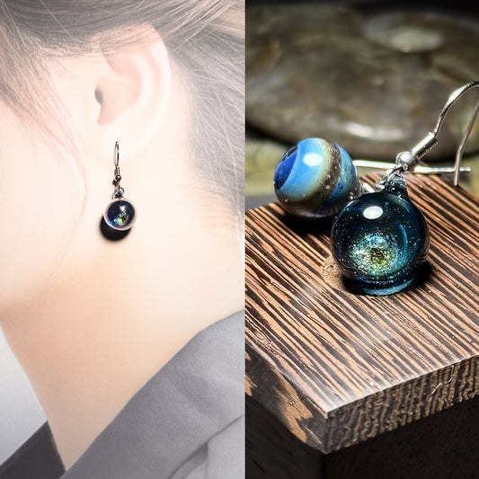 煌めきの宇宙ピアス　アシンメトリーピアス