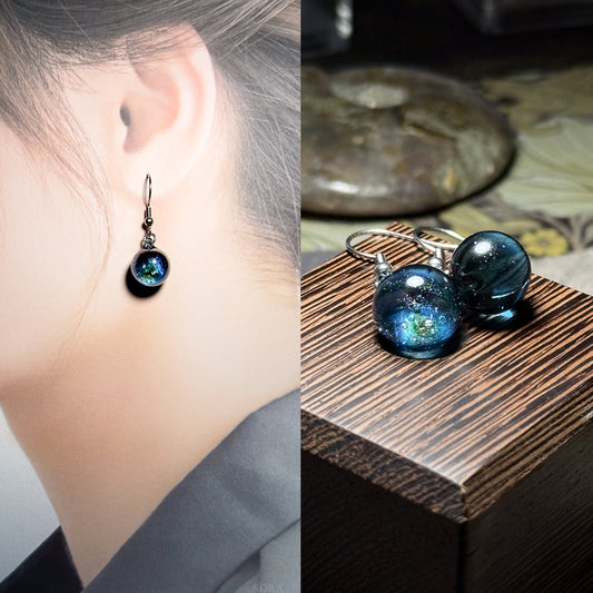 煌めきの宇宙ピアス　アシンメトリーピアス