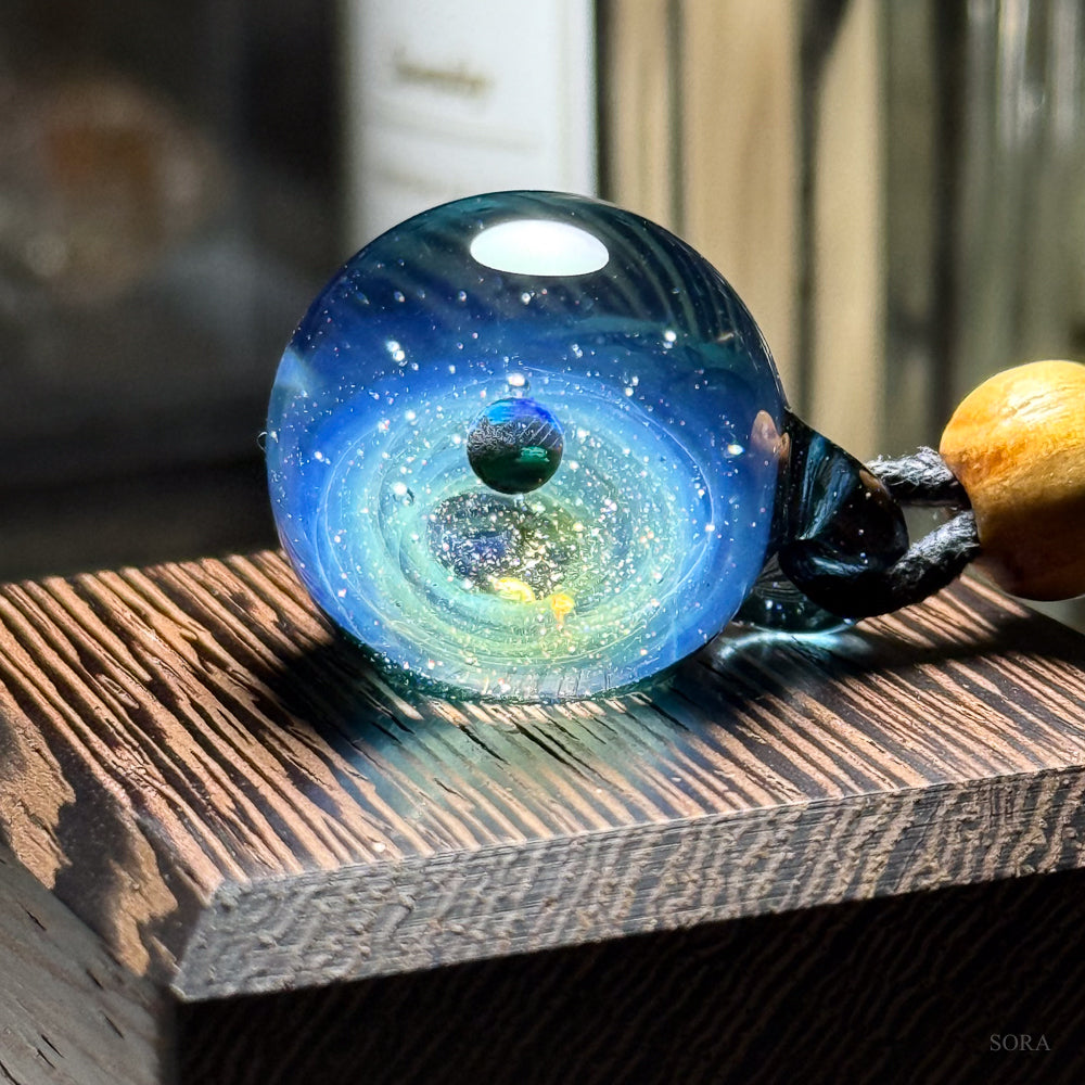 きらめきの宇宙ペンダント