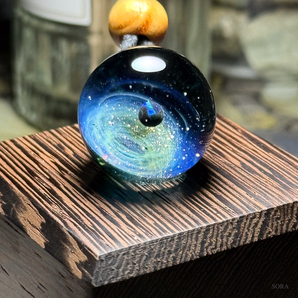きらめきの宇宙ペンダント
