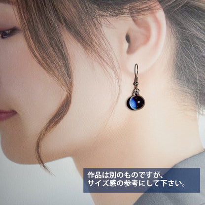 煌めきの宇宙ピアス　アシンメトリーピアス