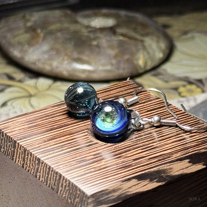 煌めきの宇宙ピアス　アシンメトリーピアス