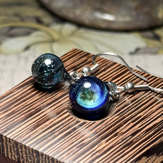 煌めきの宇宙ピアス　アシンメトリーピアス
