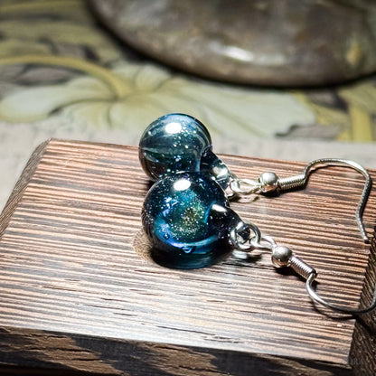 煌めきの宇宙ピアス　アシンメトリーピアス