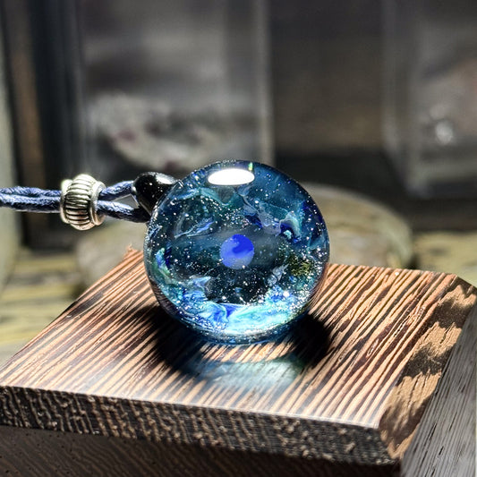銀河の煌めきペンダント　オパールの惑星　
