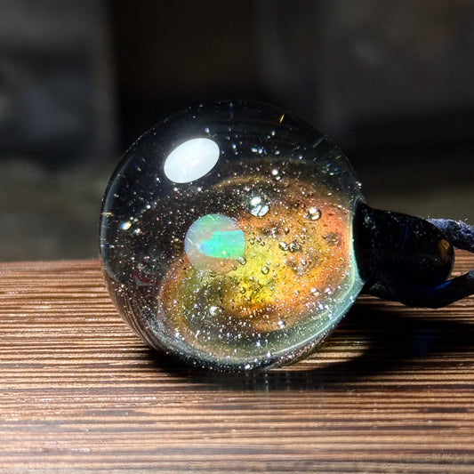 銀河の煌めきペンダントver.3　惑星    オレンジ色の銀河