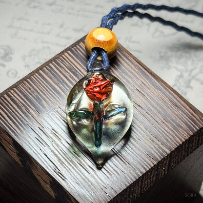 赤い薔薇のペンダント　初回限定価格