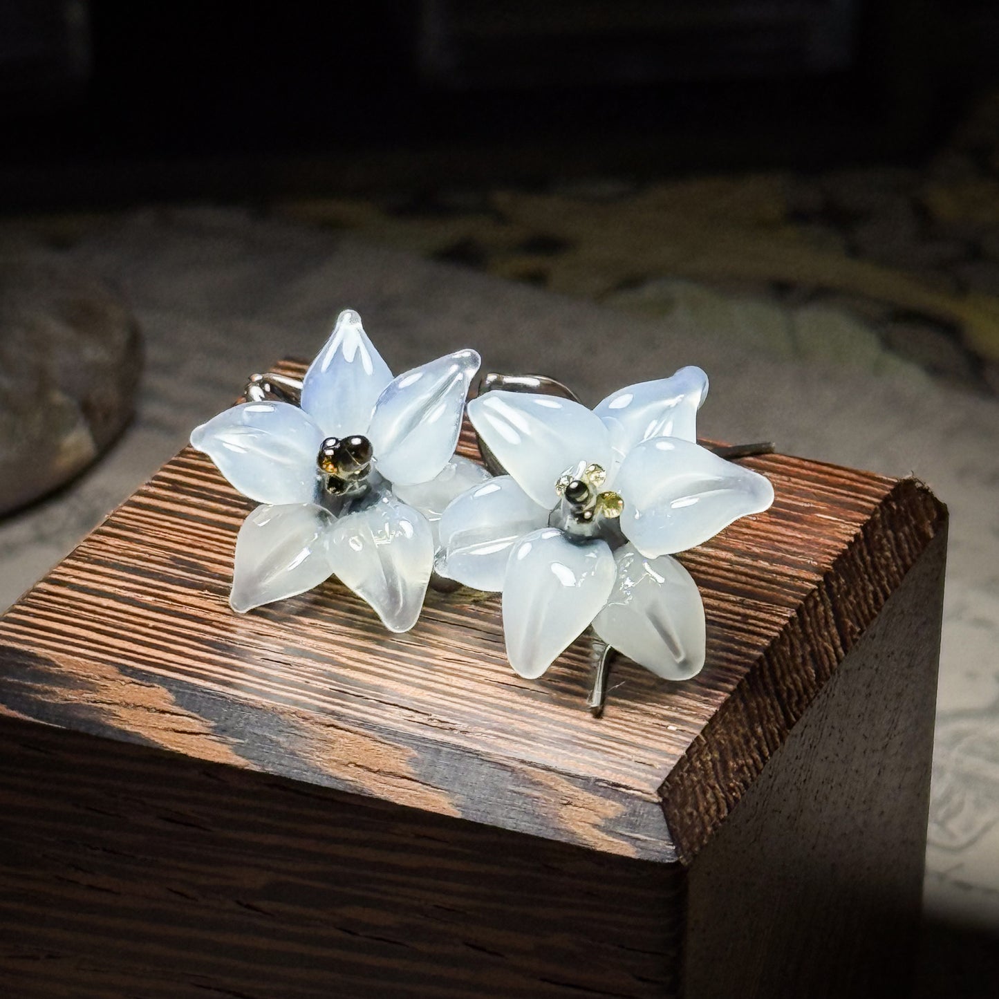 百合のピアス両耳用