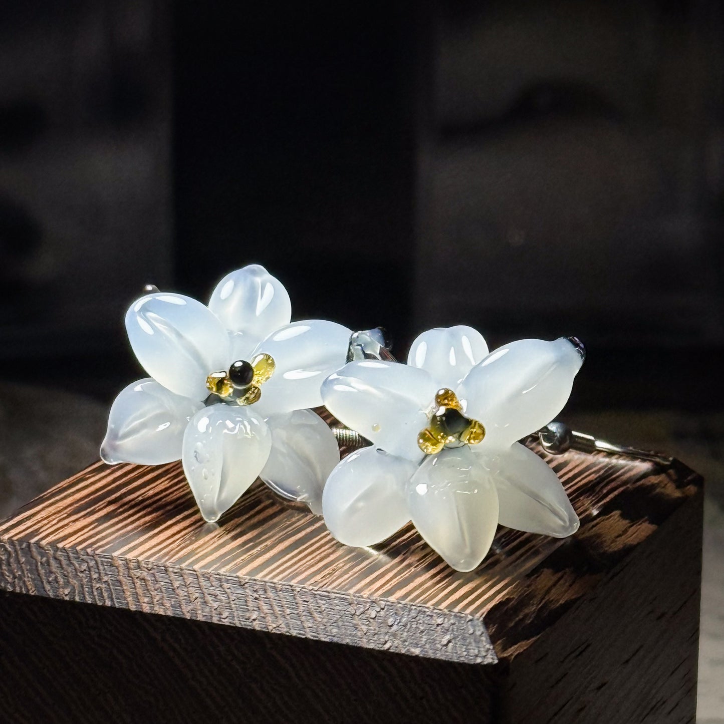 百合のピアス両耳用