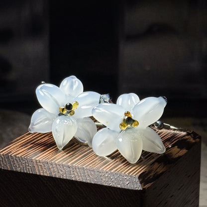 百合のピアス両耳用