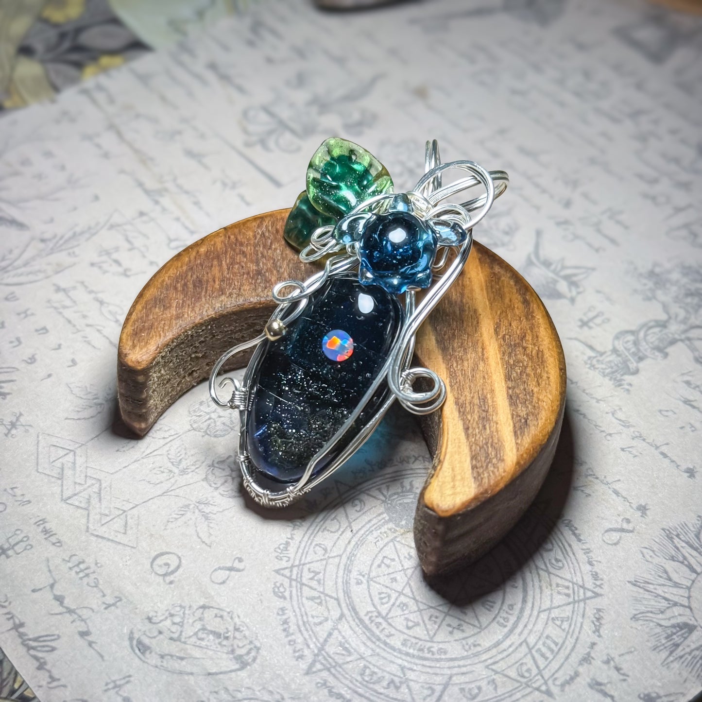 ワイヤーラッピングペンダント　Moonlight Beach Guardian　〜ウミガメ〜　＃26241