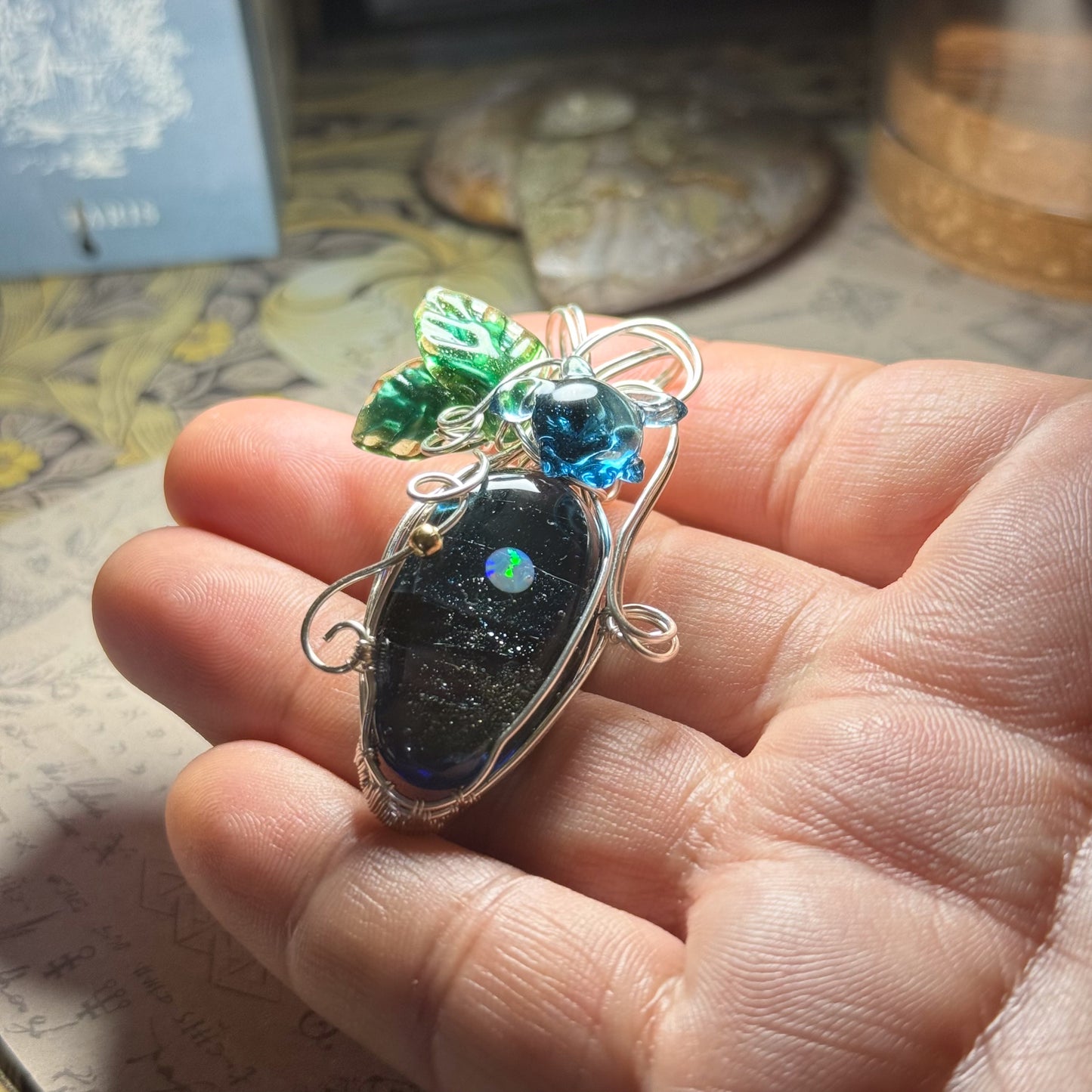 ワイヤーラッピングペンダント　Moonlight Beach Guardian　〜ウミガメ〜　＃26241