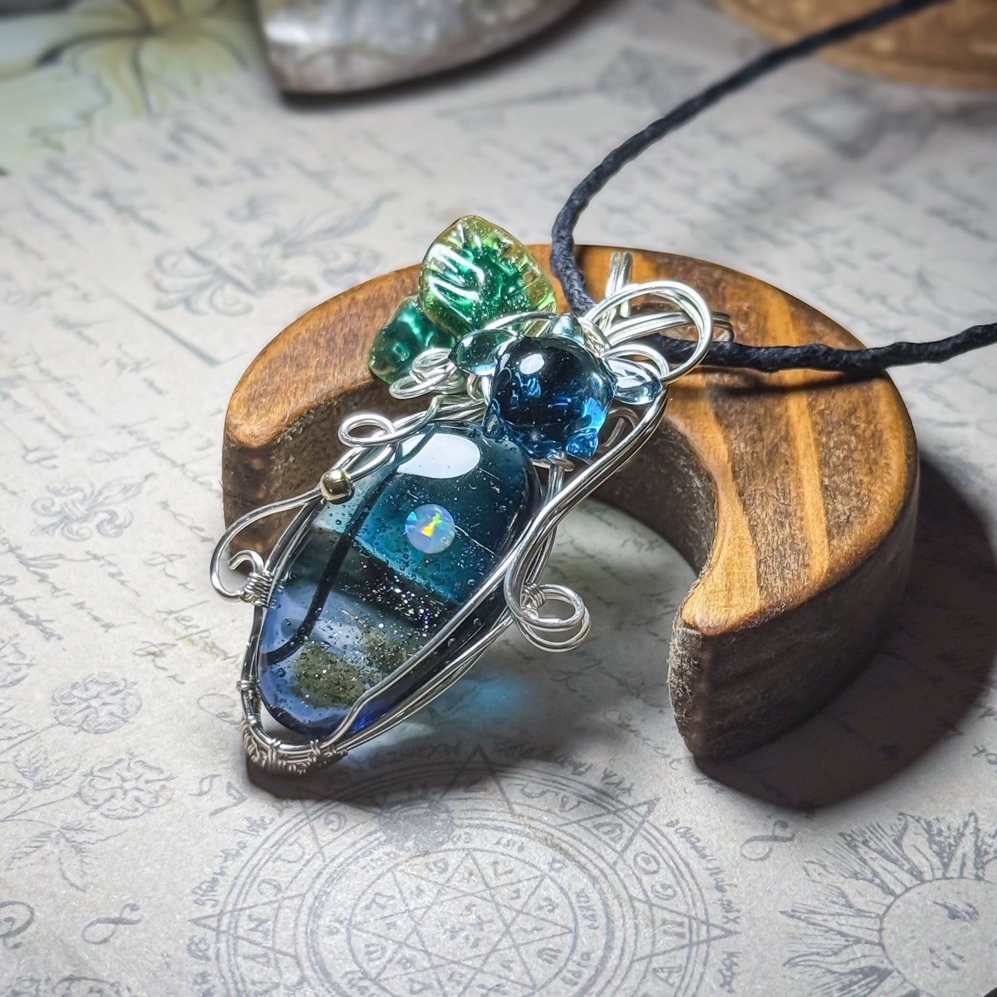 ワイヤーラッピングペンダント　Moonlight Beach Guardian　〜ウミガメ〜　＃26241